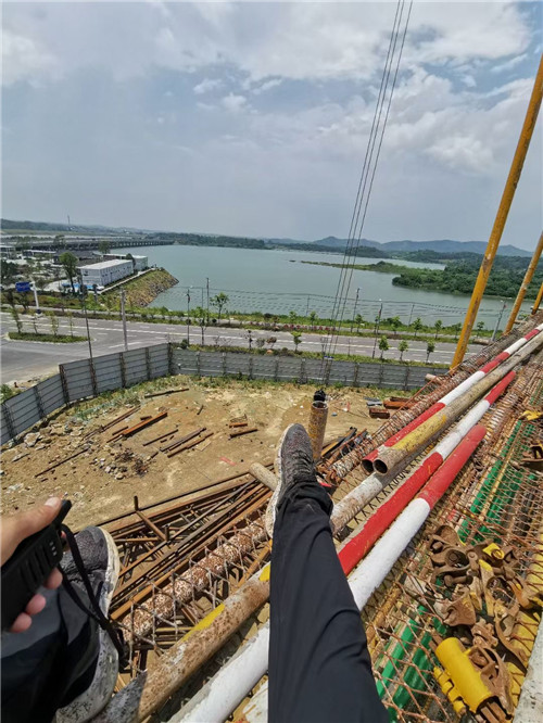 莲花县作业中发生设备损坏或人员意外，责任怎么划分？