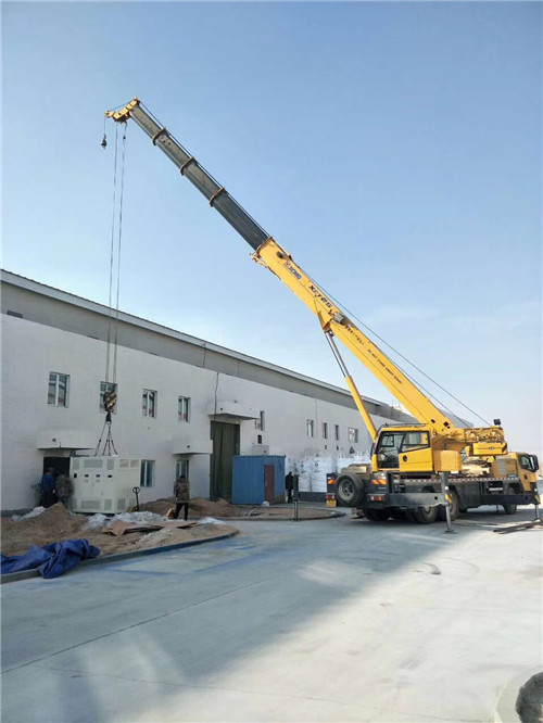 莲花县“超载就喊停”—— 吊车的 “重量保镖” 技术